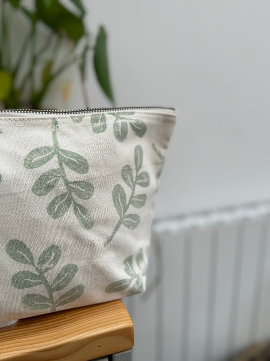 Eucalyptus Medium Cosmetic Bag