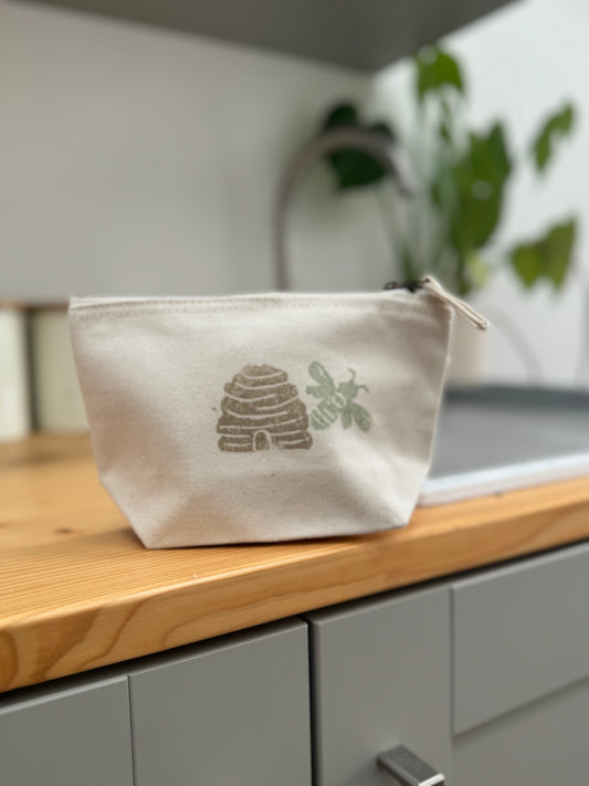 Small bee cosmetic bag