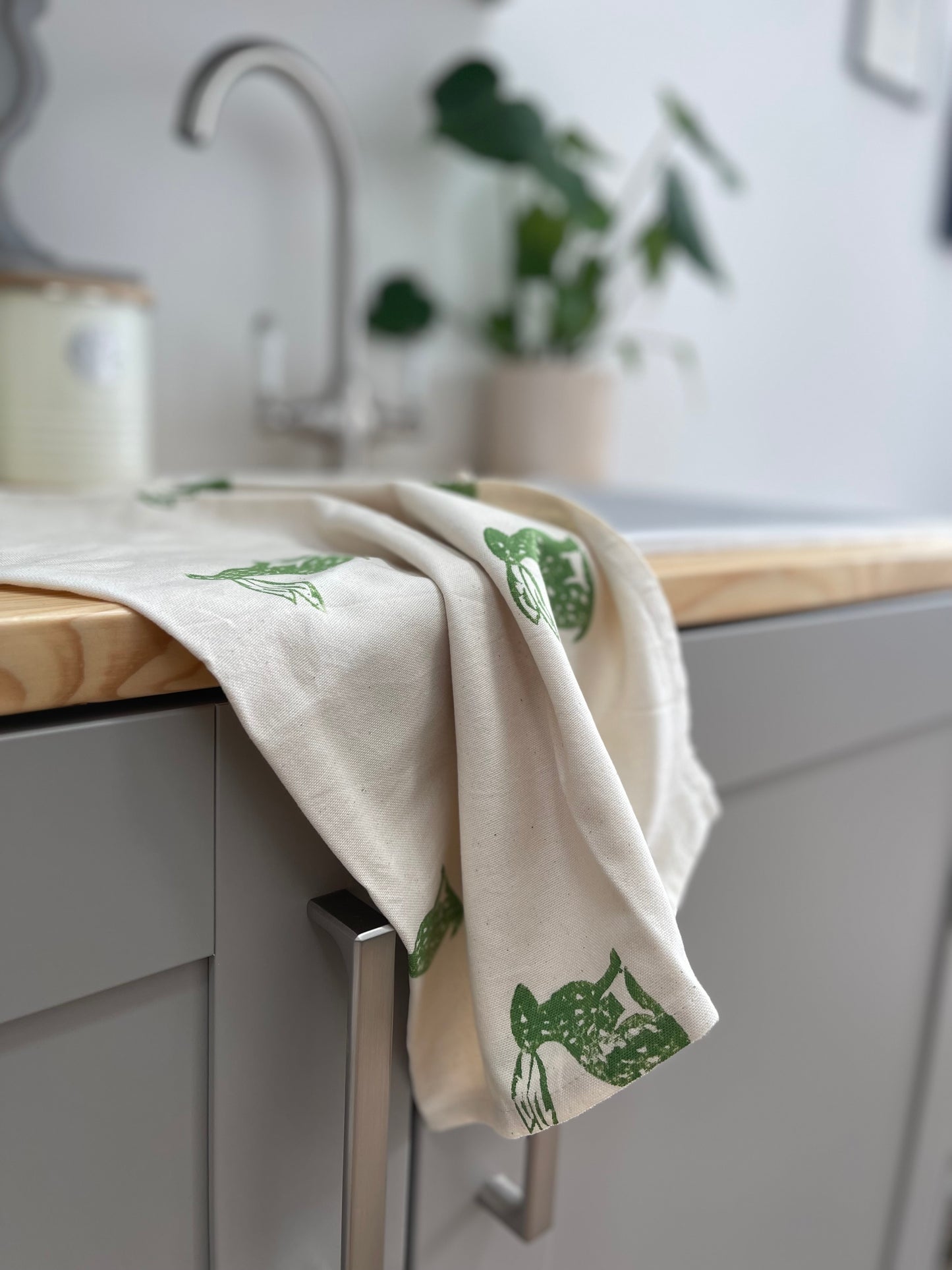 Sitting Hare Organic Tea Towel
